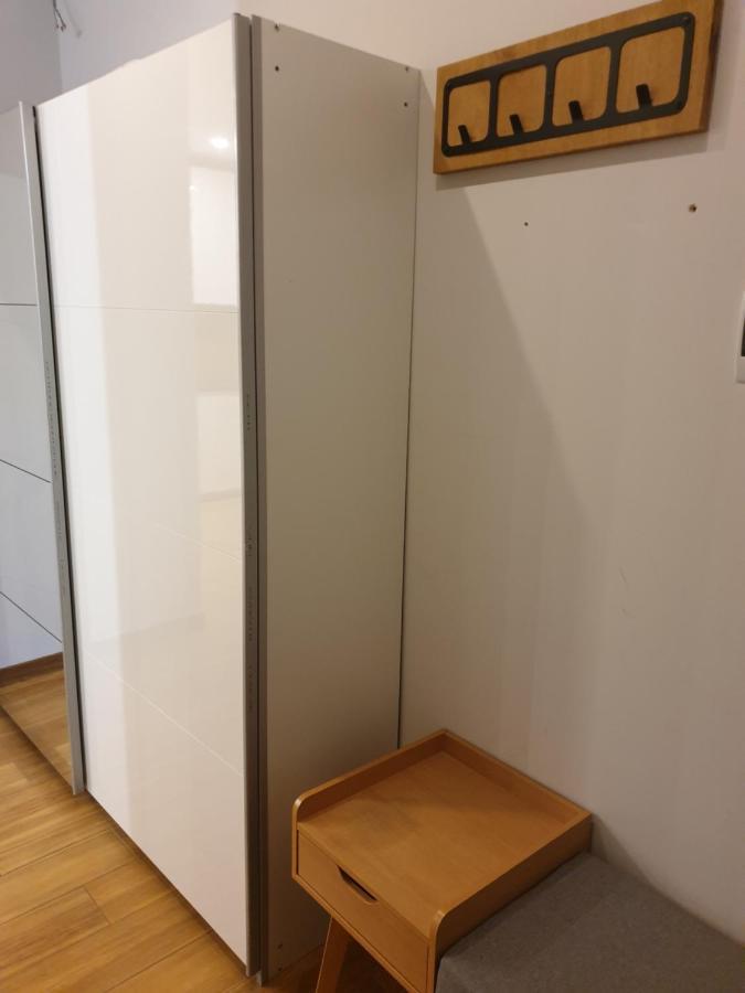 Maly Apartament W Zieleni Blisko Jeziora ชโรดา เวียลโกโปลสกา ภายนอก รูปภาพ