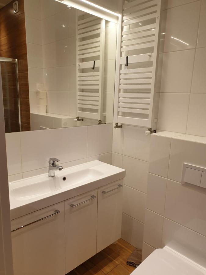 Maly Apartament W Zieleni Blisko Jeziora ชโรดา เวียลโกโปลสกา ภายนอก รูปภาพ